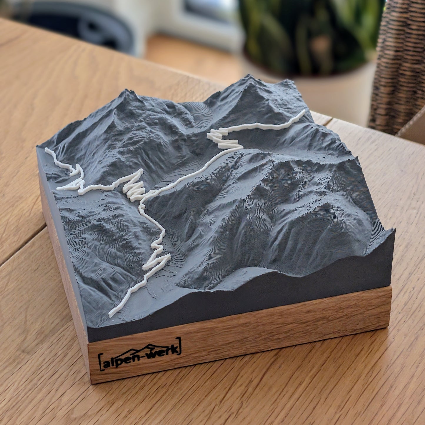 Relief "Oak" Kilimanjaro